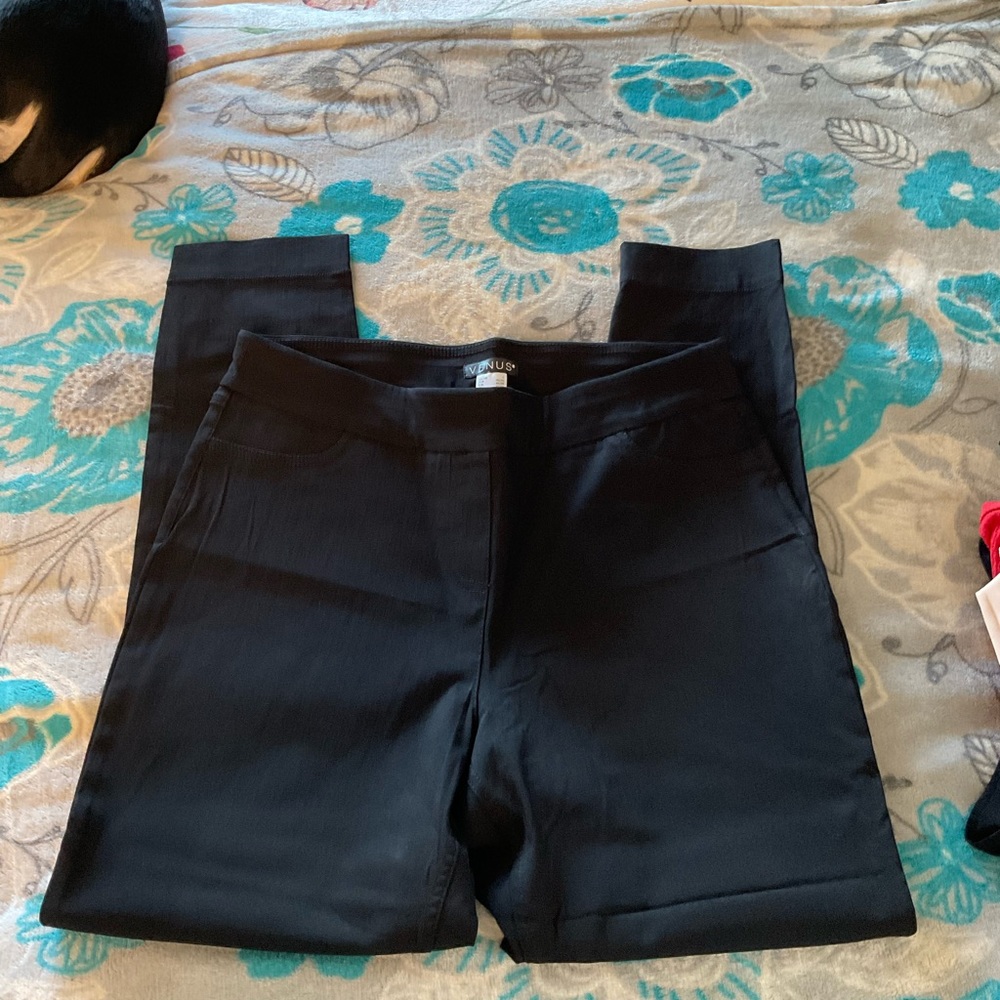 NWOT Venus L Black stretch skinny pants
